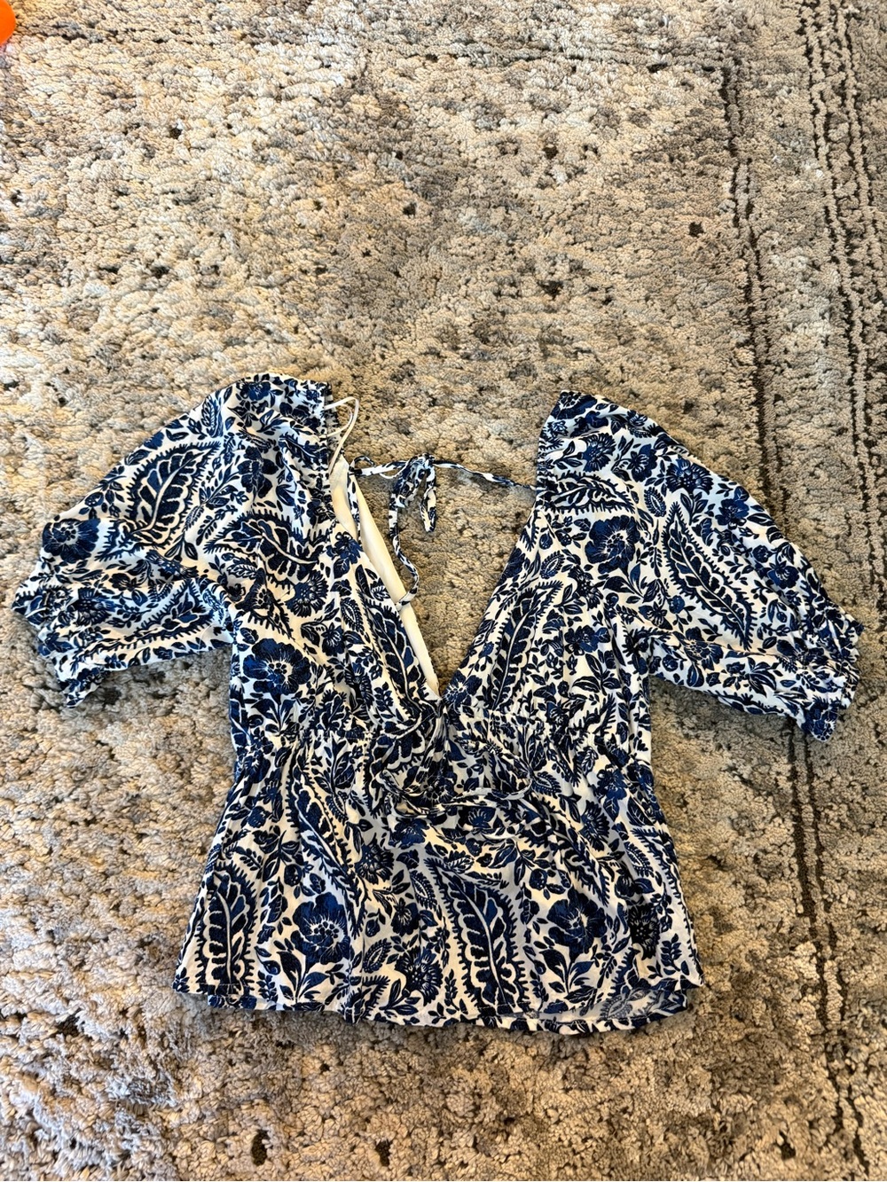 Francesca's Collections Blue & White Floral V-Neck Blouse